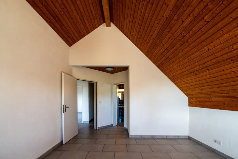 Exklusive 6.5-Zimmer-Dachwohnung mit traumhafter Aussicht im Hirzel (6)