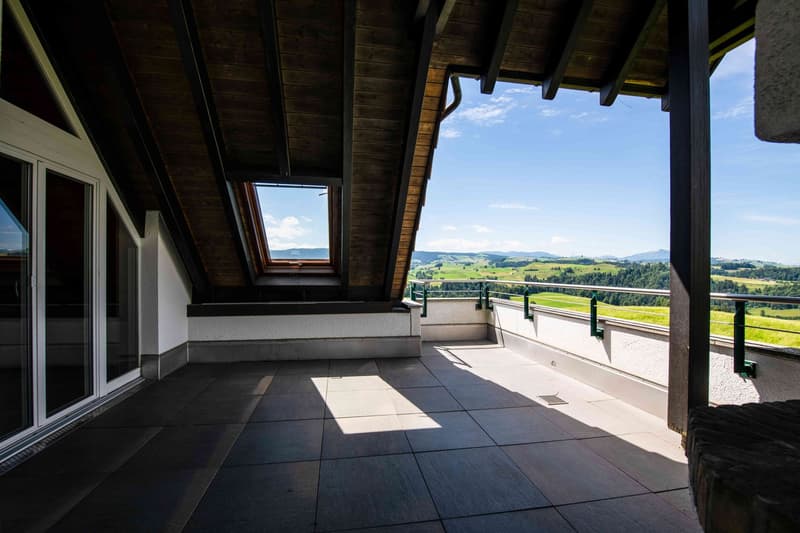 Exklusive 6.5-Zimmer-Dachwohnung mit traumhafter Aussicht im Hirzel (12)