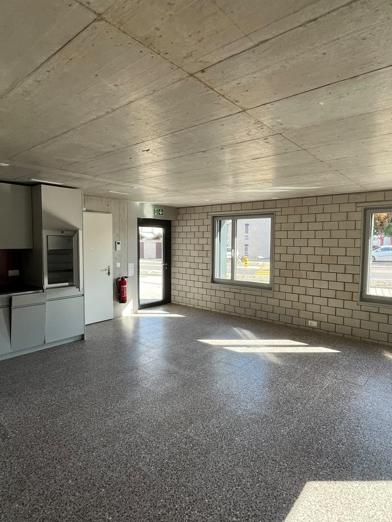 Modernes 1.5-Zimmer-Büro im Neubau in Hirzel – sonnig, ruhig und barrierefrei (4)