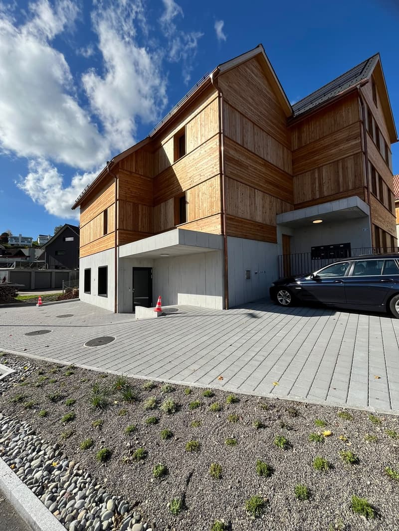 Modernes 1.5-Zimmer-Büro im Neubau in Hirzel – sonnig, ruhig und barrierefrei (3)