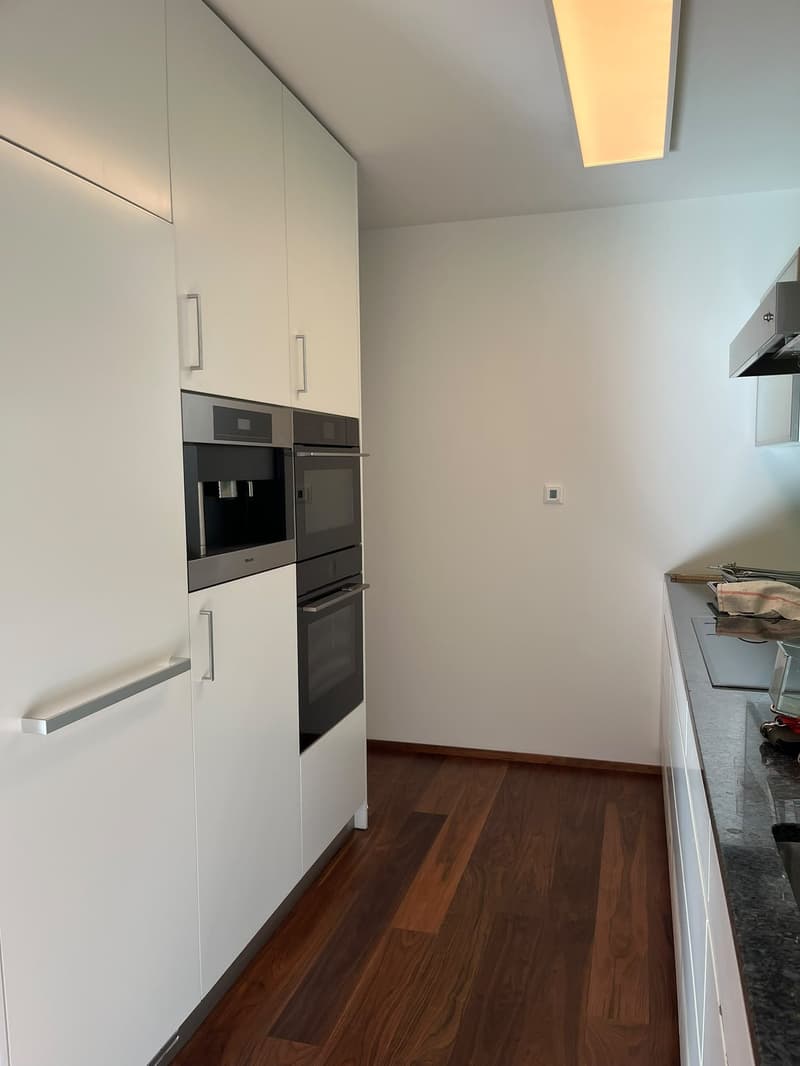Helle 4.5-Zimmer-Wohnung mit Seesicht an der Seestrasse in Horgen (19)
