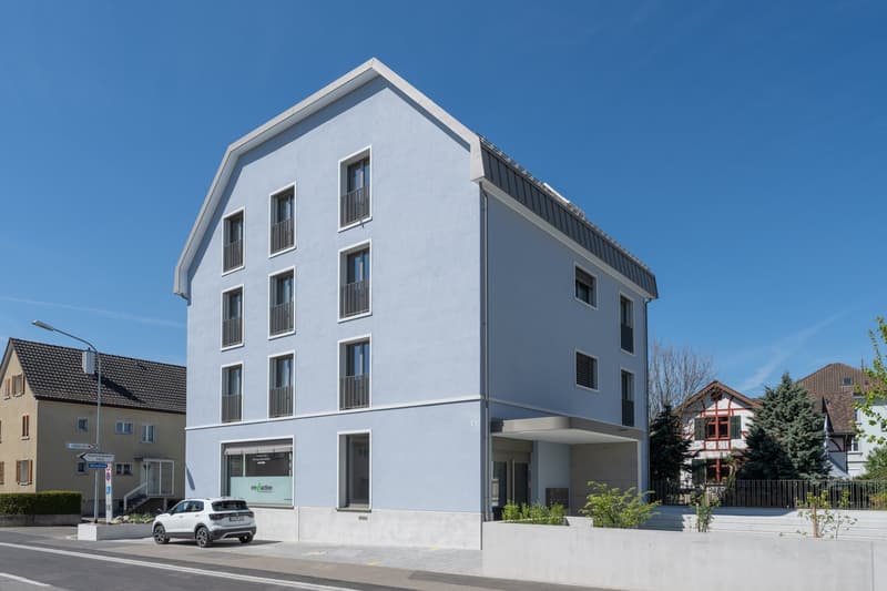 Appartement moderne 4.5 pièces en mansarde avec balcon à Wil (12)