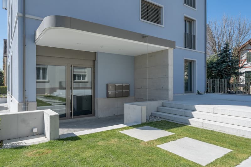 Appartement moderne 4.5 pièces en mansarde avec balcon à Wil (13)