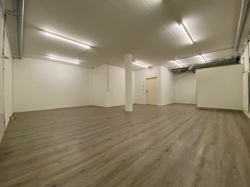 Multipurpose room with shower/WC (3)