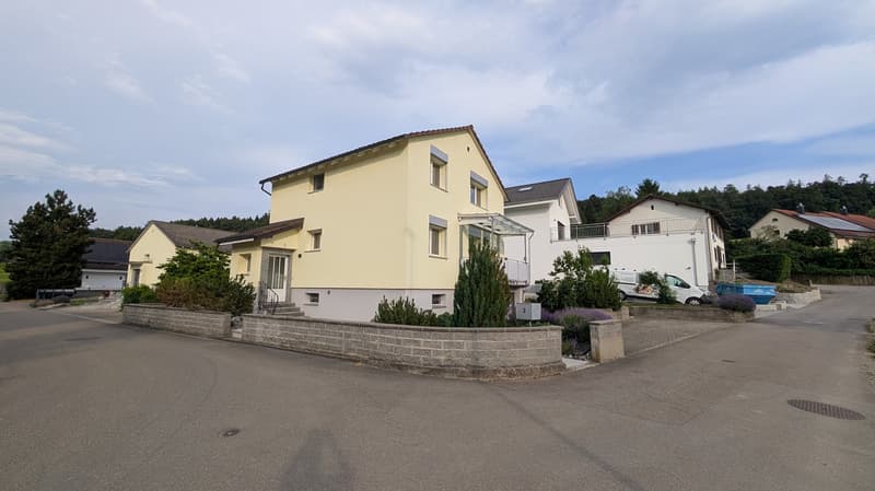 Charming 5-room single-family house in a quiet location (2)