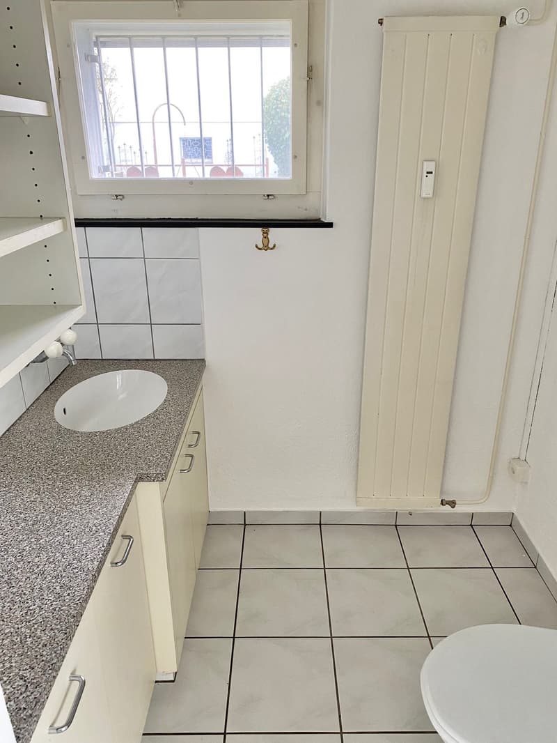 Helles Büro im Erdgeschoss an ruhiger Lage (4)