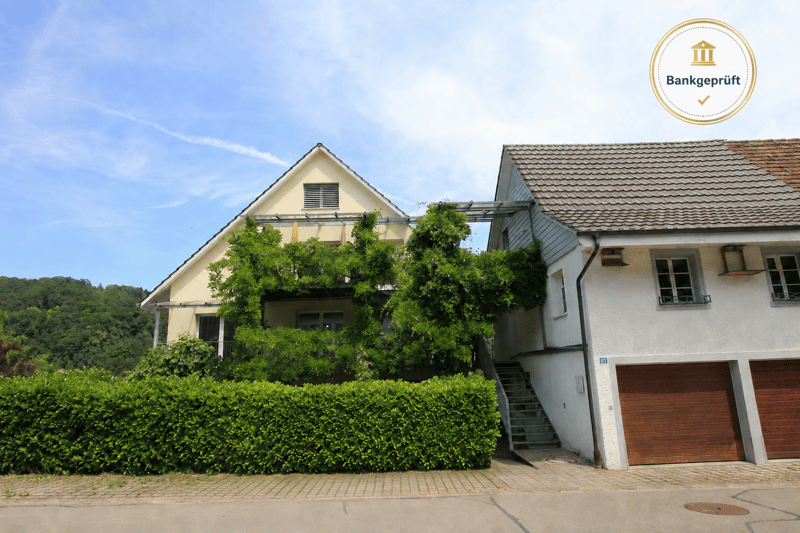 Helle 4½-Zimmerwohnung mit schöner Aussicht auf den Rhein - Bankgeprüft (1)