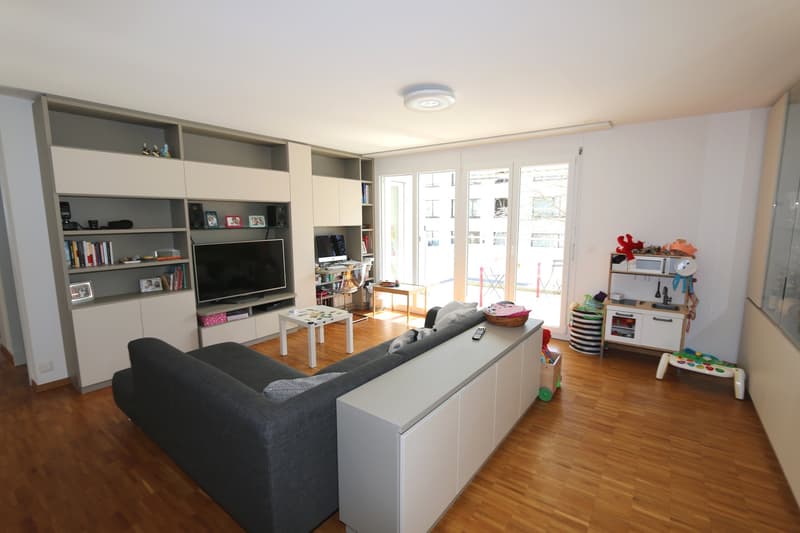 Moderne Wohnung mit Balkon, an ruhiger Lage (2)