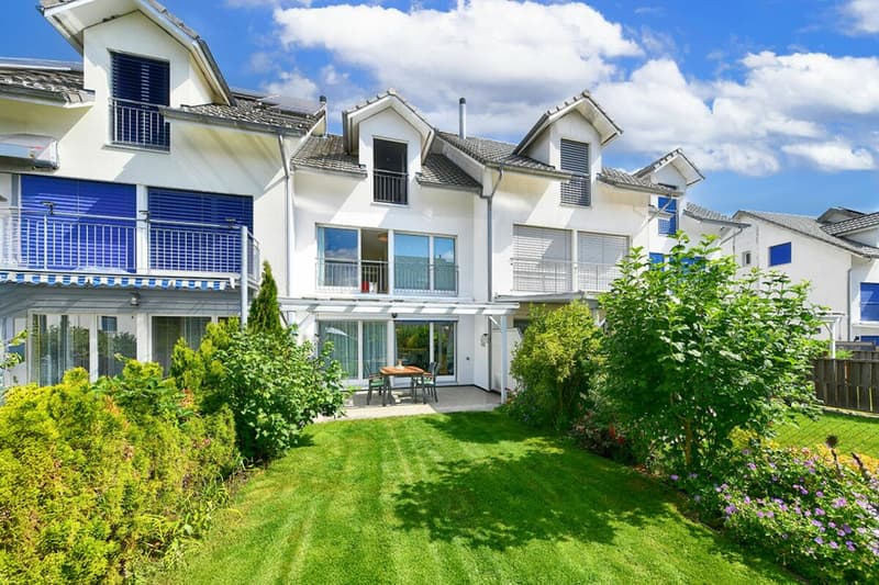 5.5-Zi. Reihenhaus an familienfreundlicher Lage (1)