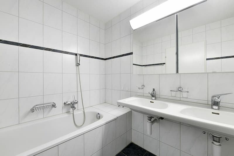 Gepflegte 4.5-Zi. Eigentumswohnung an idealer Lage mit grossem Balkon (8)