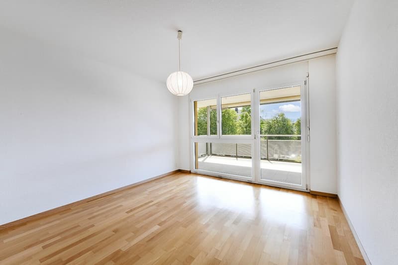 Gepflegte 4.5-Zi. Eigentumswohnung an idealer Lage mit grossem Balkon (12)
