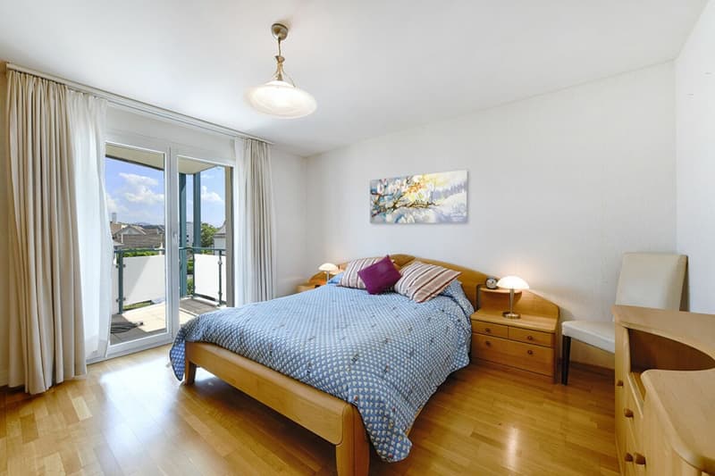 Elternschlafzimmer mit 15.40 m2 NWF und mit Balkon