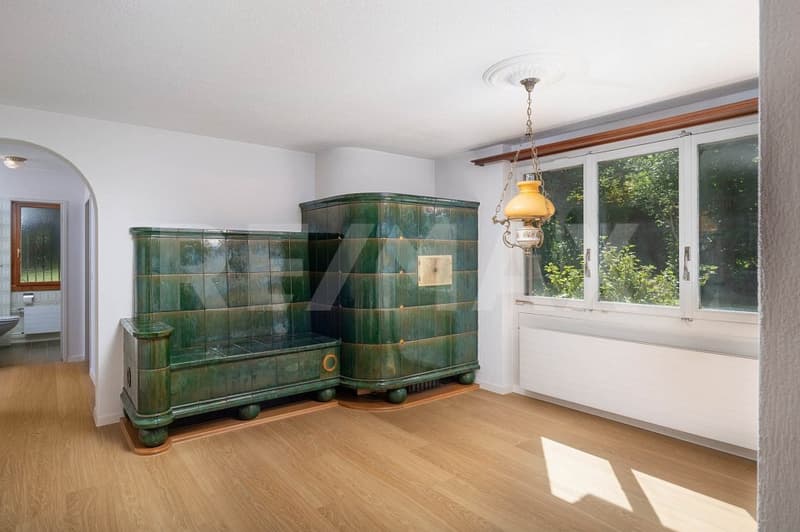 Maison de famille de 6 pièces bien entretenue avec vue lointaine et jardin idyllique (10)
