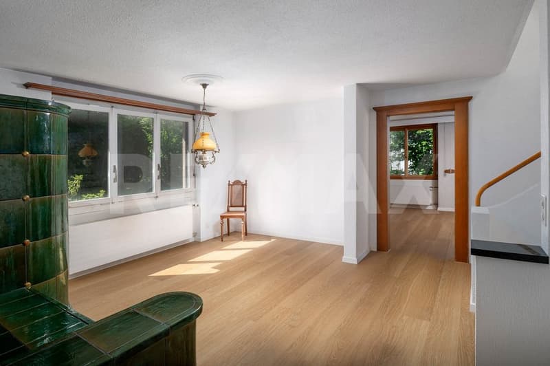 Maison de famille de 6 pièces bien entretenue avec vue lointaine et jardin idyllique (11)