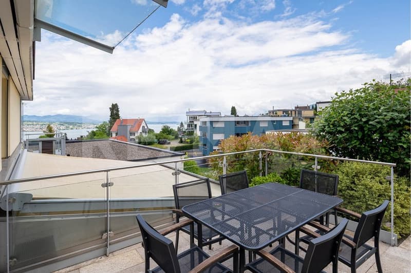 Casa a terrazza di 5,5 locali ben curata con vista sul lago ininterrotta a Wädenswil! (12)