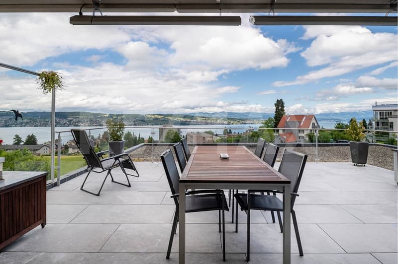 Casa a terrazza di 5,5 locali ben curata con vista sul lago ininterrotta a Wädenswil! (3)