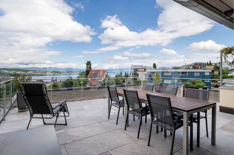 Casa a terrazza di 5,5 locali ben curata con vista sul lago ininterrotta a Wädenswil! (2)