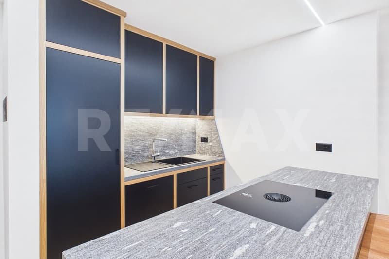 Alpiner Wohntraum: Stilvoll renovierte 2.5-Zimmerwohnung mit Balkon (9)
