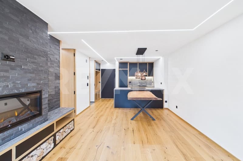 Alpiner Wohntraum: Stilvoll renovierte 2.5-Zimmerwohnung mit Balkon (6)