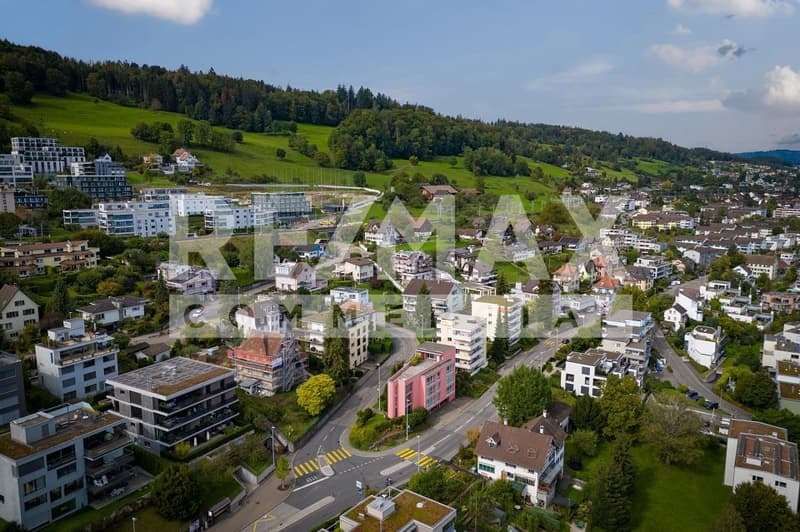 Vielseitig nutzbare Gewerbe-oder Praxisräume an attraktiver Lage (10)
