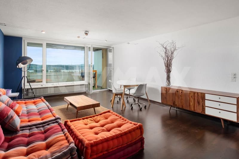 Schöne 4-Zimmer Wohnung mit wundervollem Blick auf den Zürichsee (1)