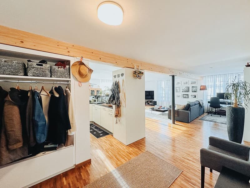 Bright 3.5 room apartment at Klosterplatz with a lot of charm (3)
