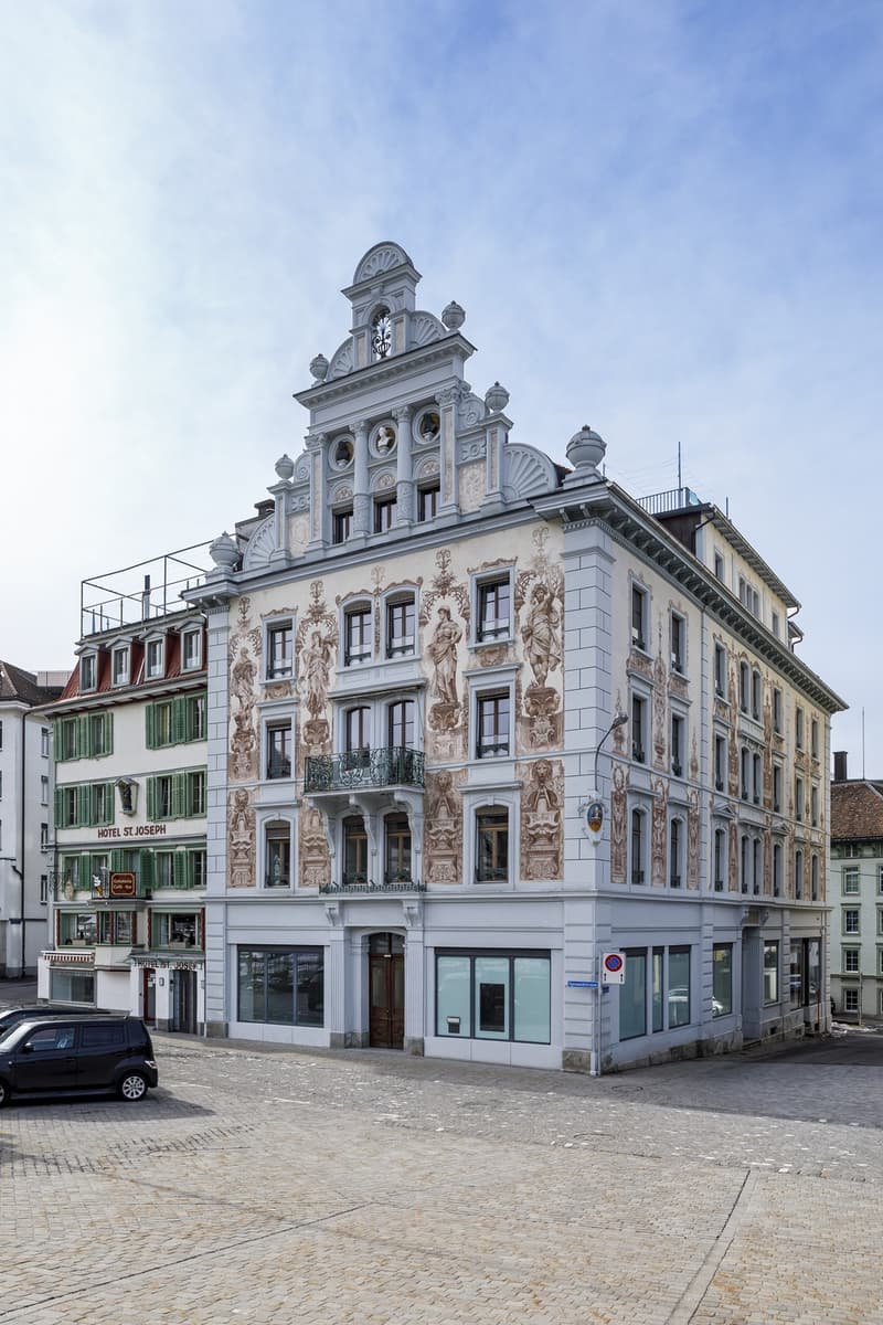 Helle 3.5 Zimmerwohnung am Klosterplatz mit viel Charme (1)