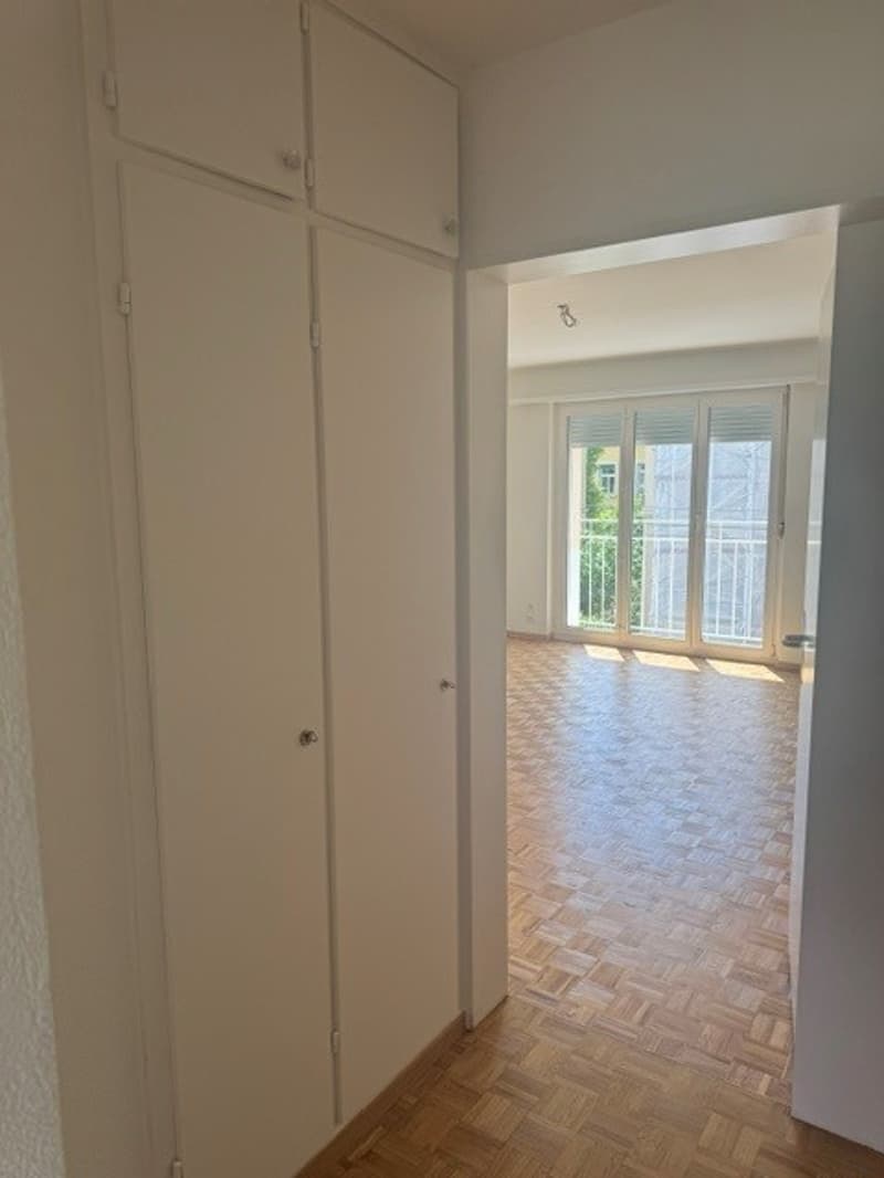 Schöne 2- Zimmerwohnung nahe Römerhof zu vermieten (5)