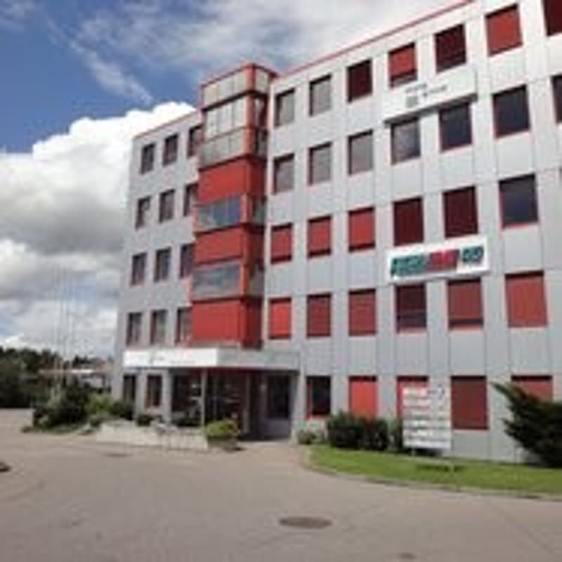 Kleinbüro im Industriegebiet von Oberglatt zu vermieten (1)
