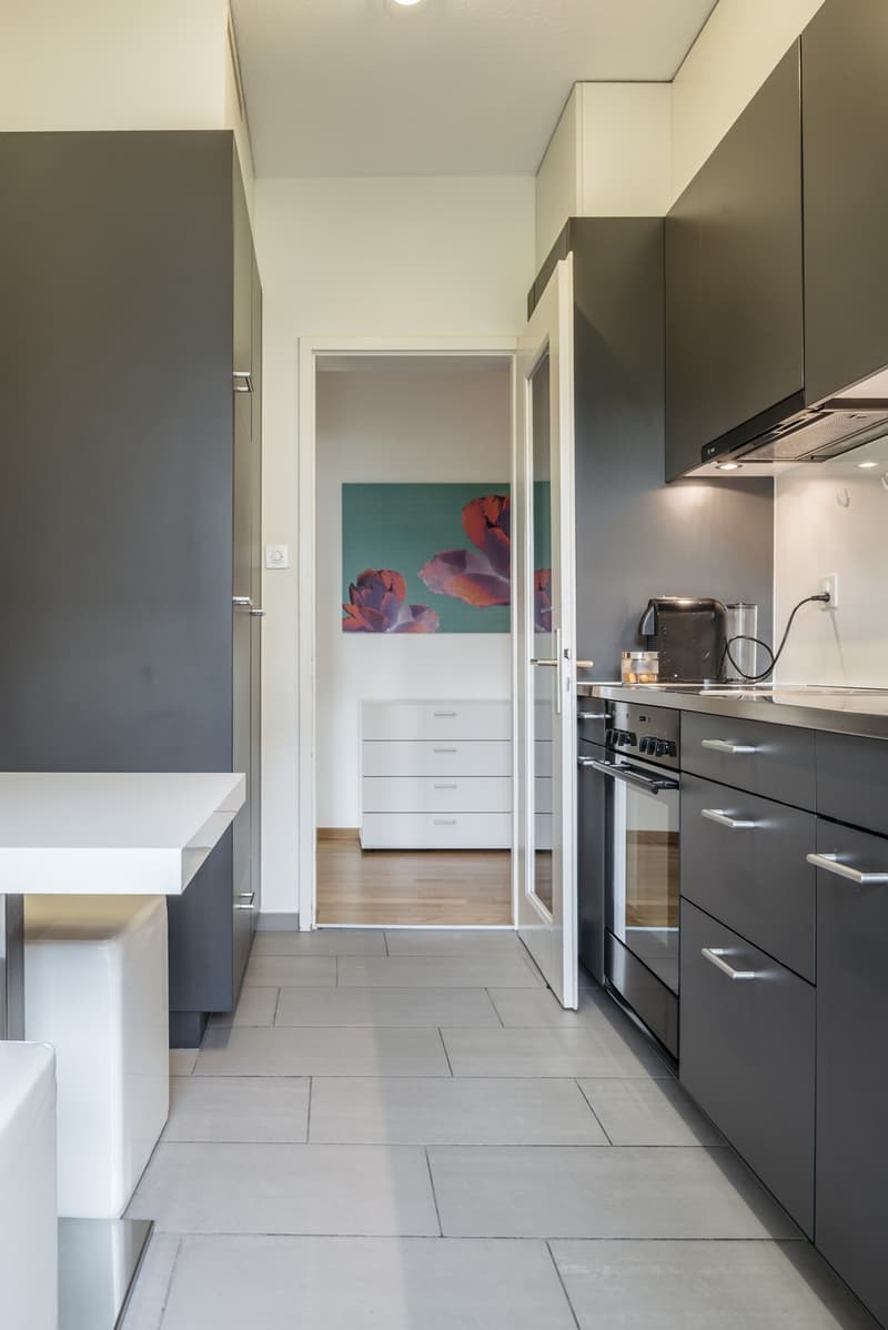 Vivre dans un excellent emplacement à Zurich, appartement 2.5 pièces moderne (8)