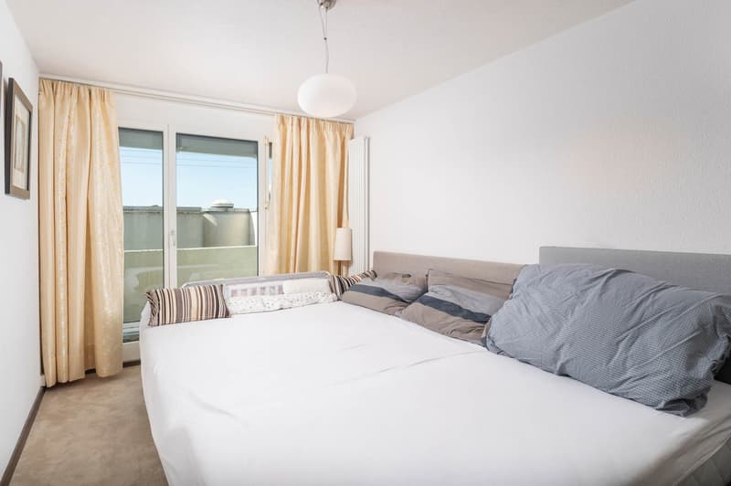 Home with a view & quality of life that delights! (10)