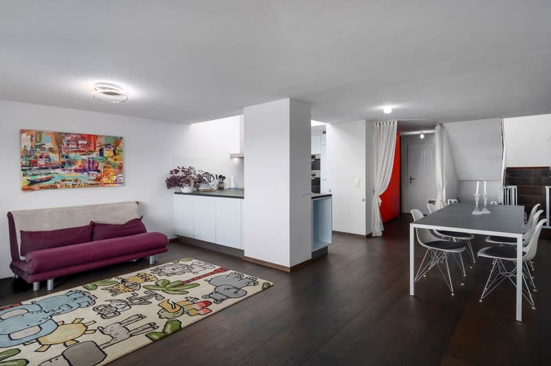 Home with a view & quality of life that delights! (3)