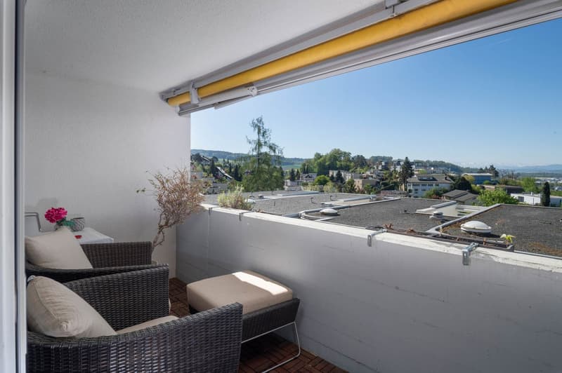 Home with a view & quality of life that delights! (5)