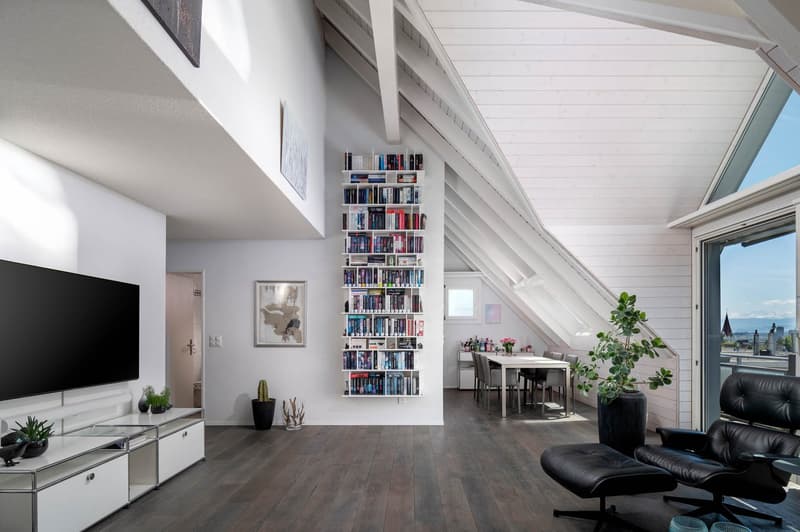 Sensational attic apartment in a preferred location! (8)