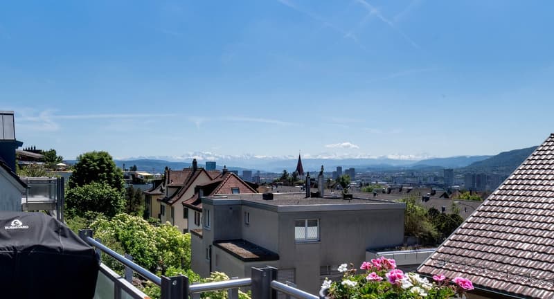 Sensational attic apartment in a preferred location! (10)