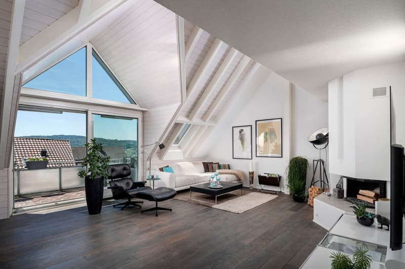 Sensational attic apartment in a preferred location! (1)