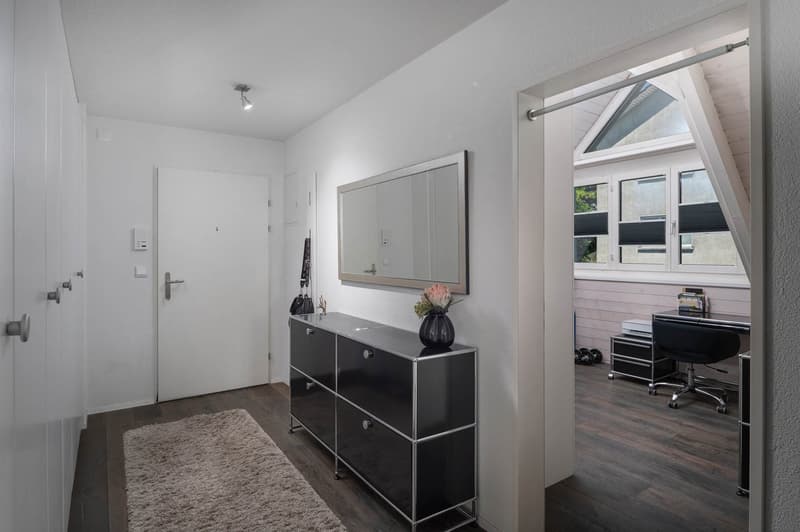 Sensational attic apartment in a preferred location! (2)