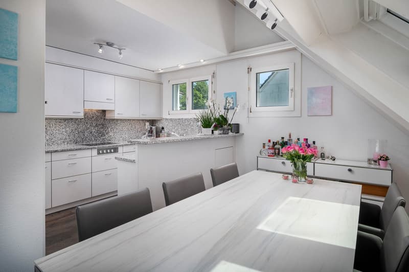 Sensational attic apartment in a preferred location! (11)