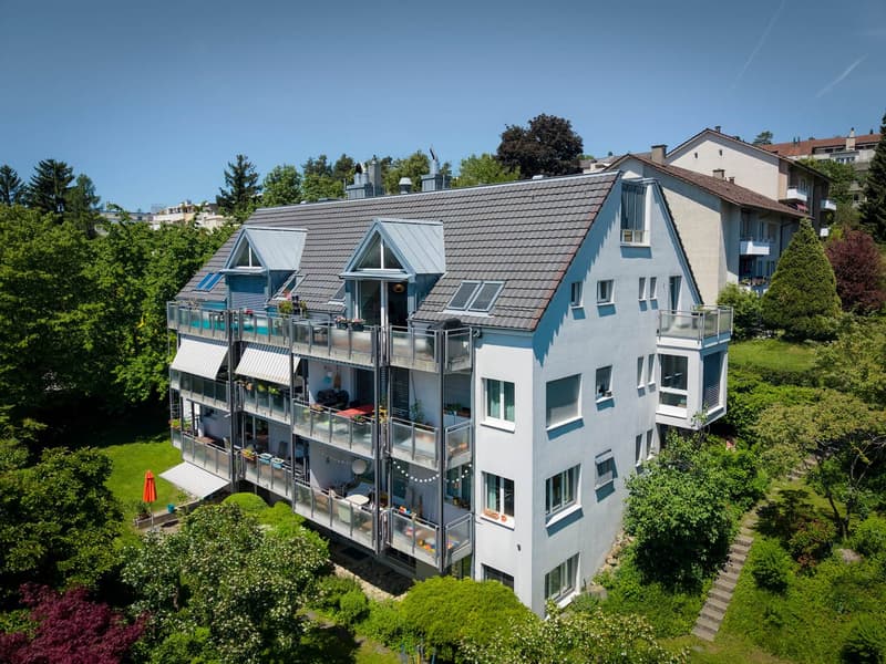 Sensational attic apartment in a preferred location! (14)