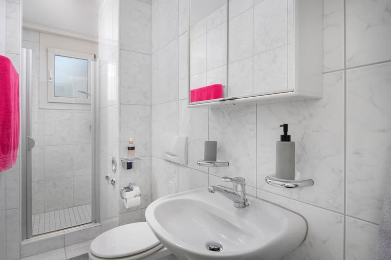 Sensational attic apartment in a preferred location! (5)