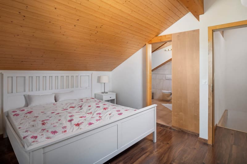 Charming Semi-Detached House with Potential! (12)