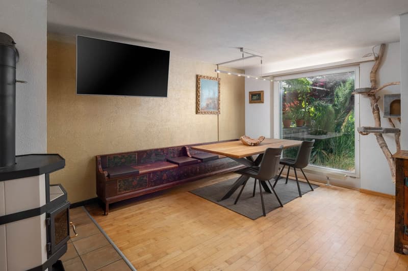 Charming Semi-Detached House with Potential! (4)