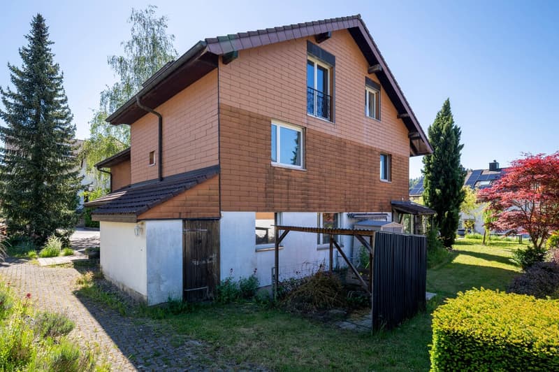 Charming Semi-Detached House with Potential! (15)