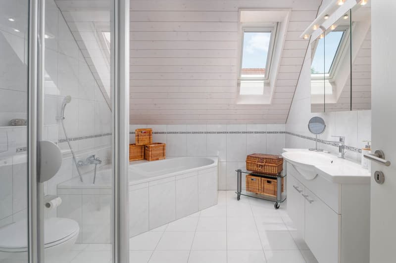 Charmante 6.5-Zimmer-Dachmaisonette mit Cheminée & Weitsicht (4)