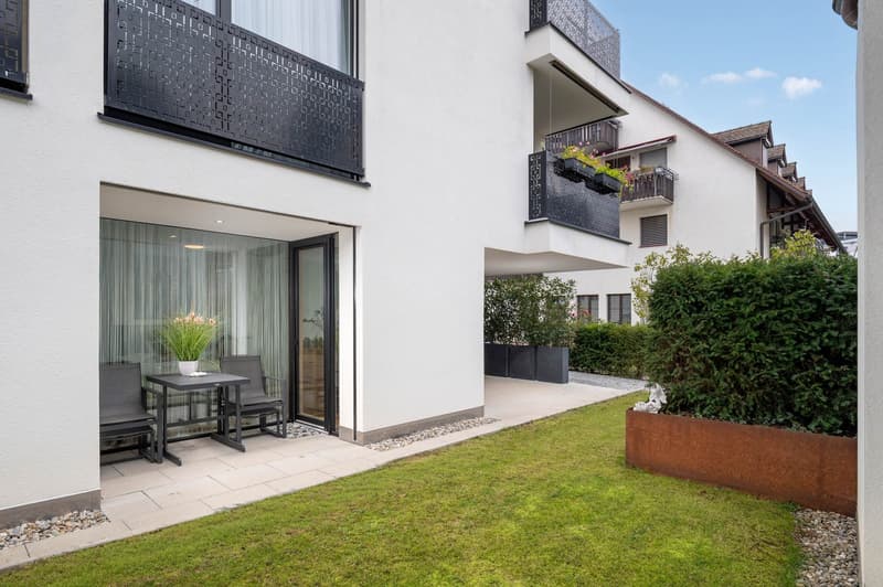 Zentrale 2 ½ -Zimmer-Wohnung... (8)