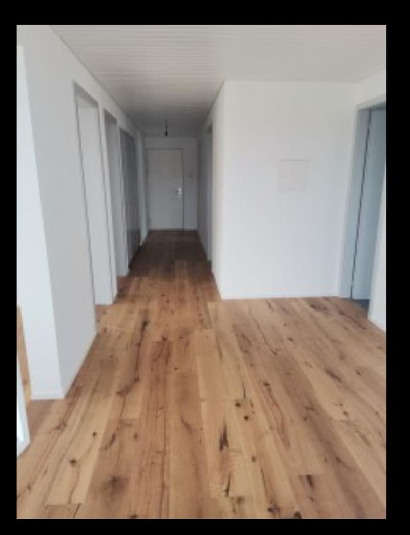 Korridor mit Einbauschränken