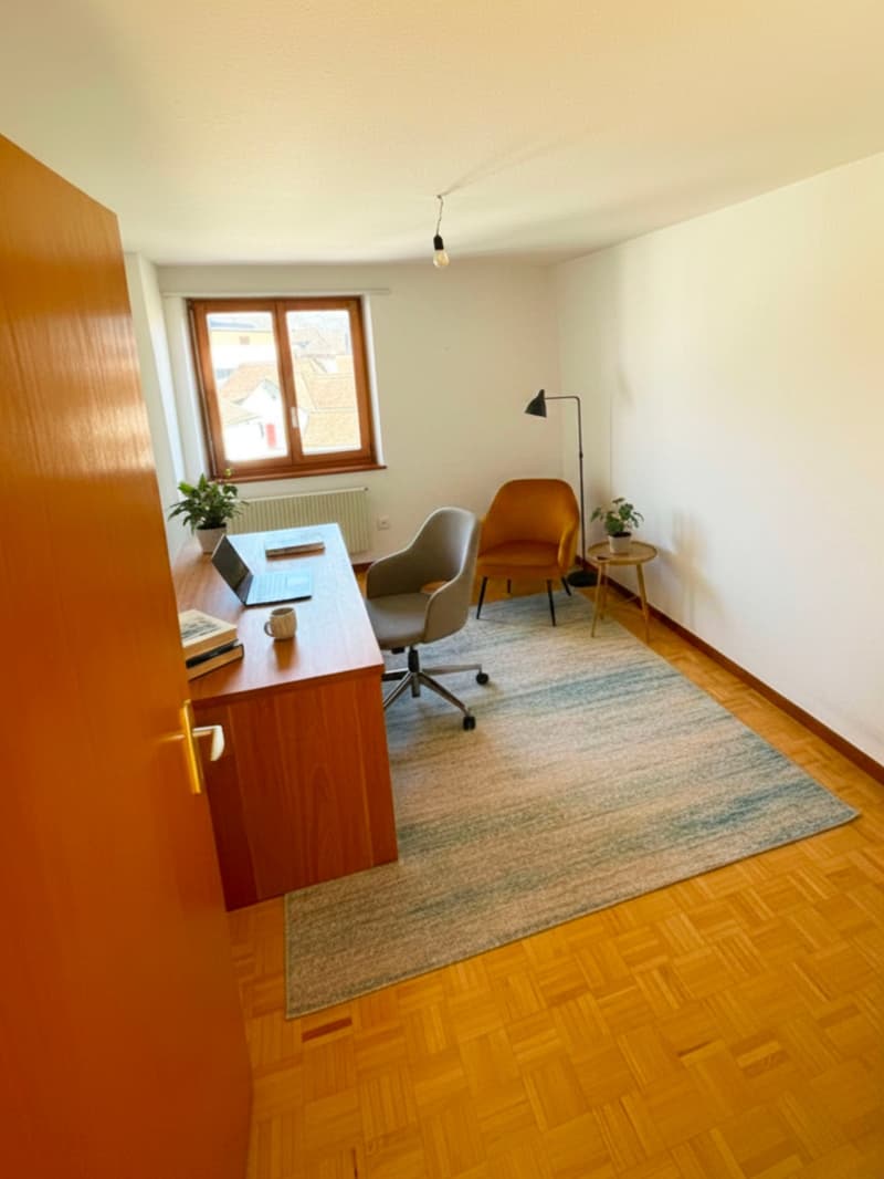 Central and quiet location - Now with a 65-inch flat-screen TV included! (8)