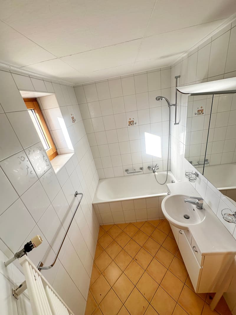 Central and quiet location - Now with a 65-inch flat-screen TV included! (10)
