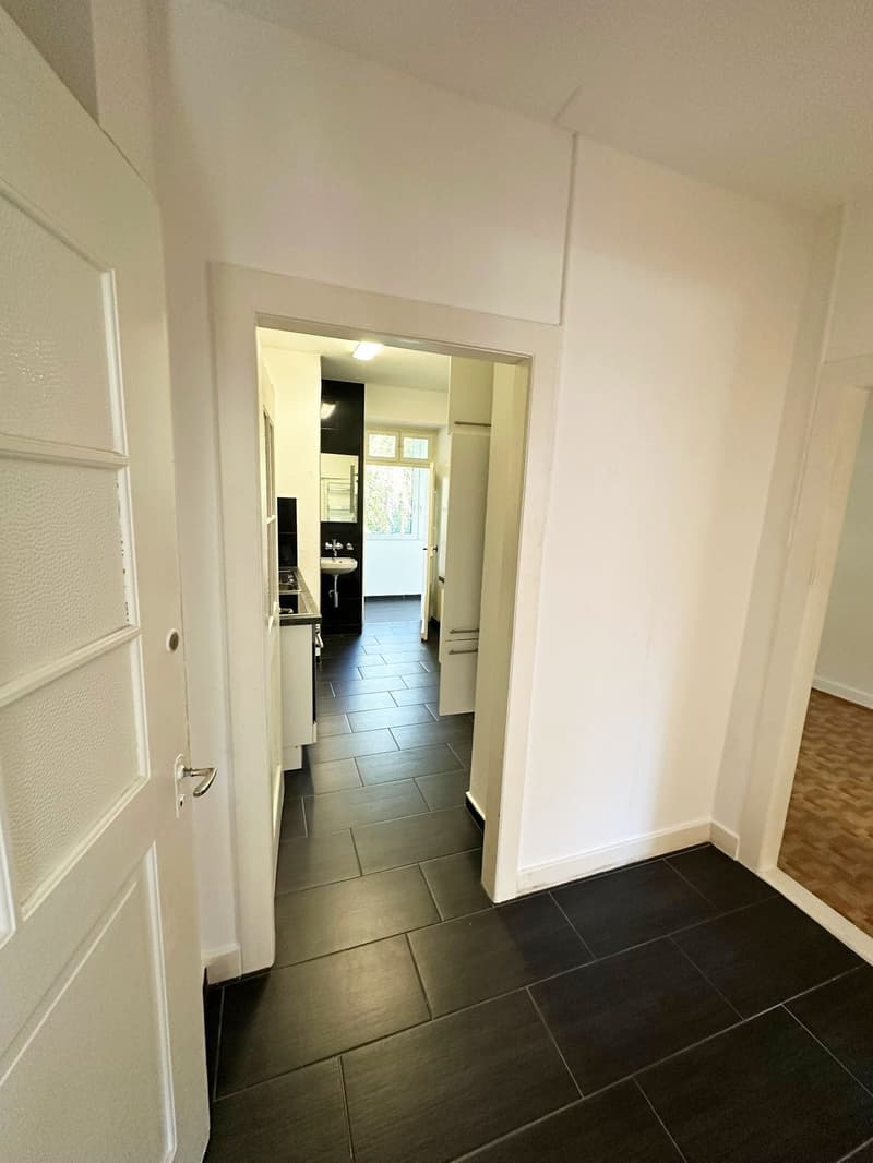 Charmant appartement 2 pièces avec balcon fermé à la Schlossgasse 15, Bâle (2)