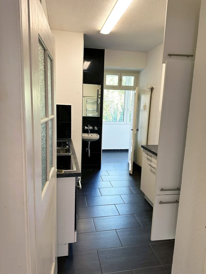 Charmant appartement 2 pièces avec balcon fermé à la Schlossgasse 15, Bâle (8)